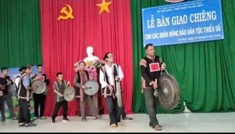 Cồng chiêng